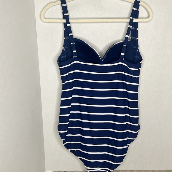 NipTuck Portofino Stripe Navy White One
Piece Swimsuit Multi-fit Cup 12 - Picture 8 of 8